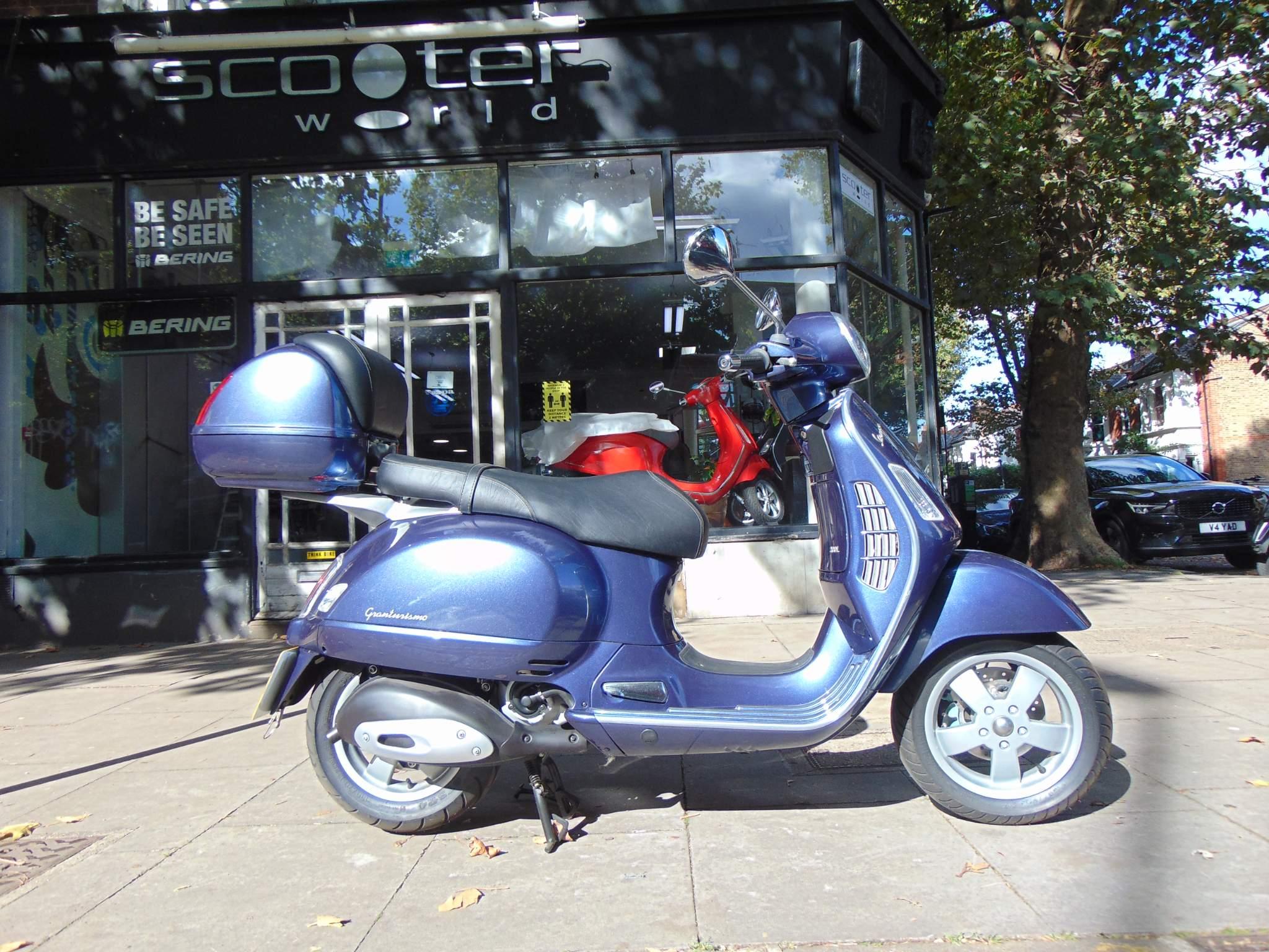 vespa studium製　made in gt Britain Vespa Granturismo | Cycle World | APRIL 2004